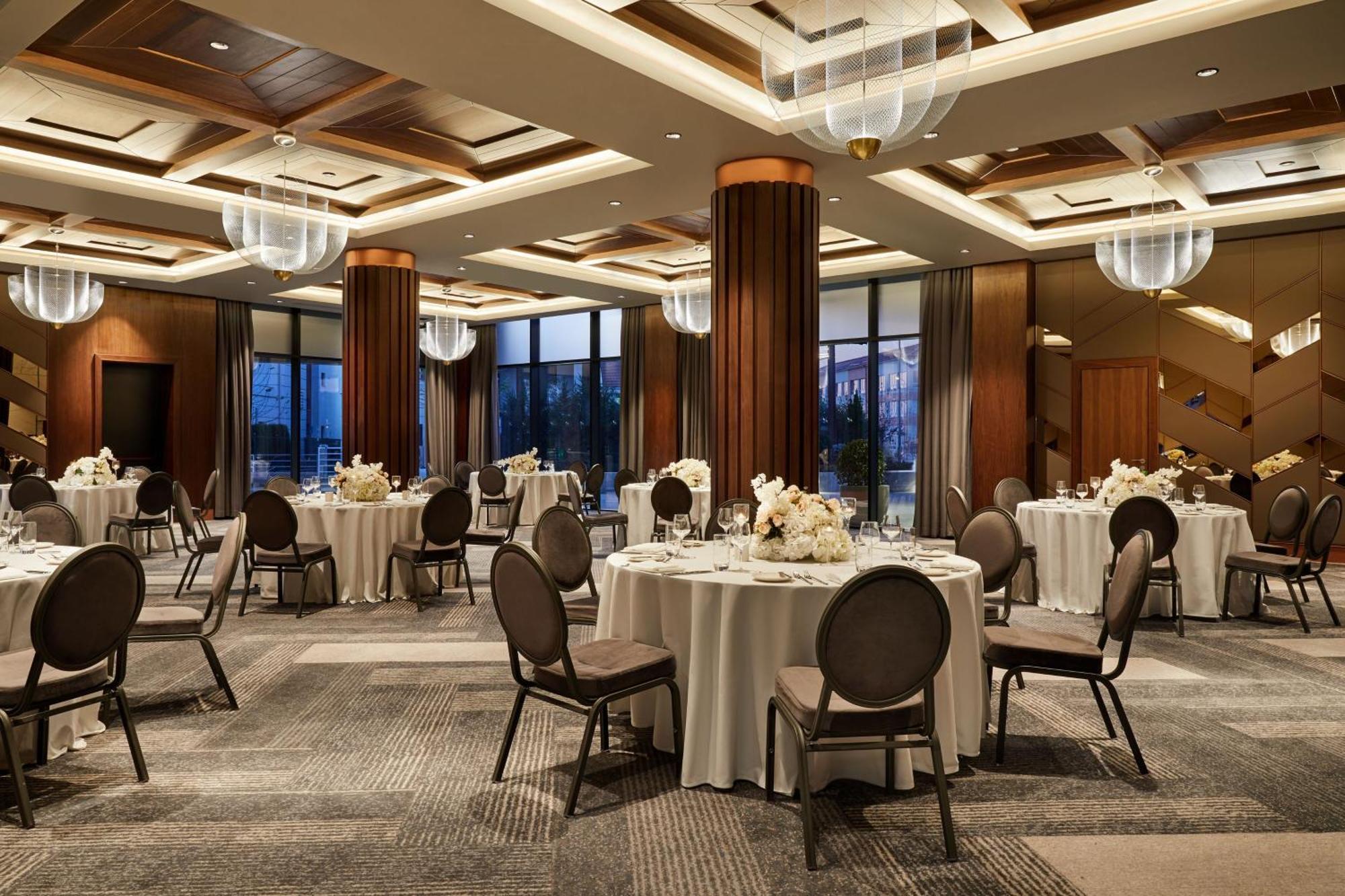 Four Points By Sheraton Prishtina City Laplje Selo Exterior photo