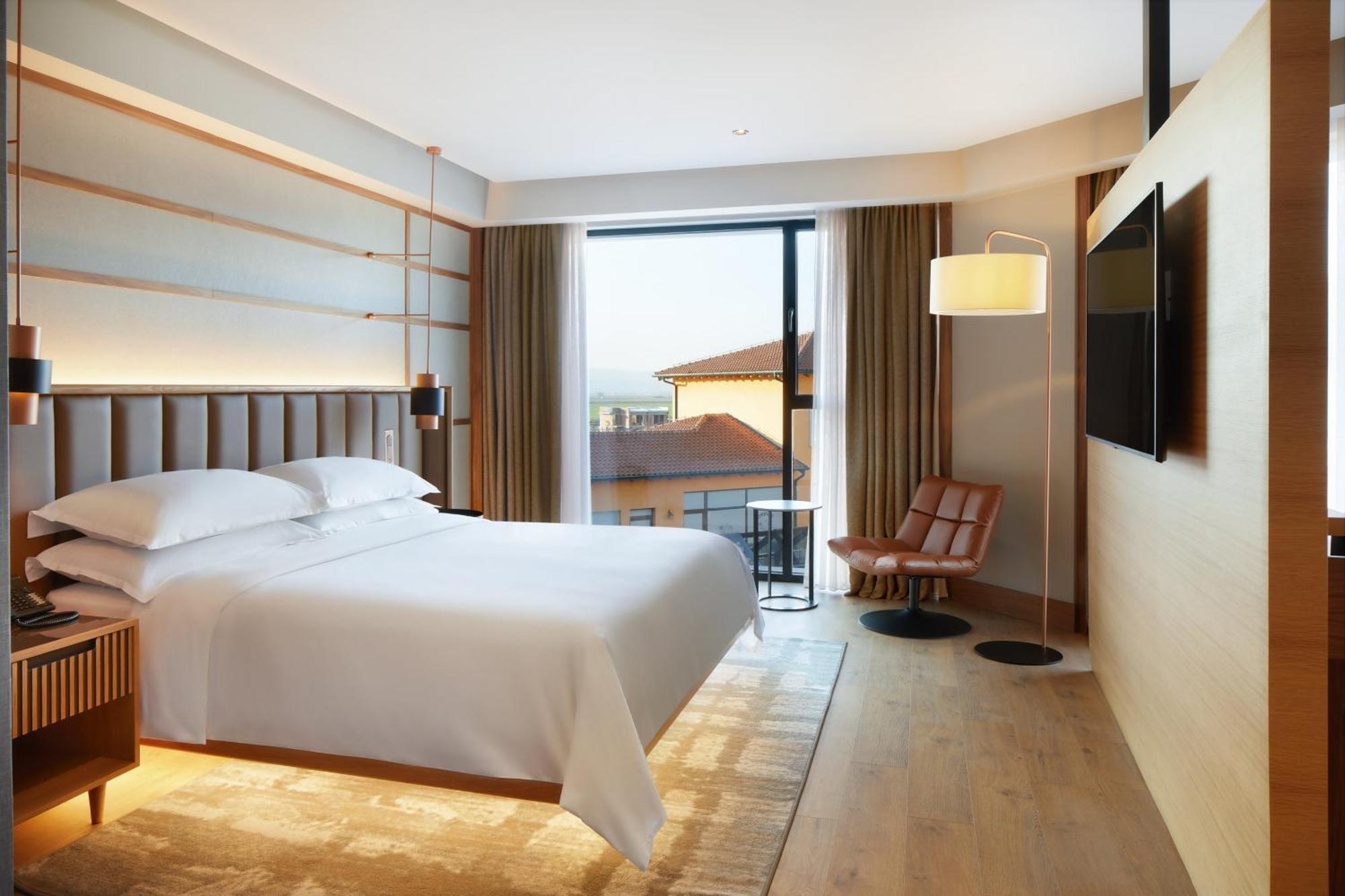 Four Points By Sheraton Prishtina City Laplje Selo Exterior photo